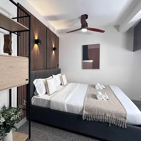 Cosy Hideaway Near Montparnasse * Parijs