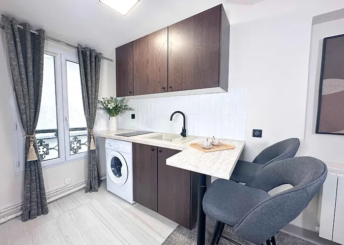 Cosy Hideaway Near Montparnasse *