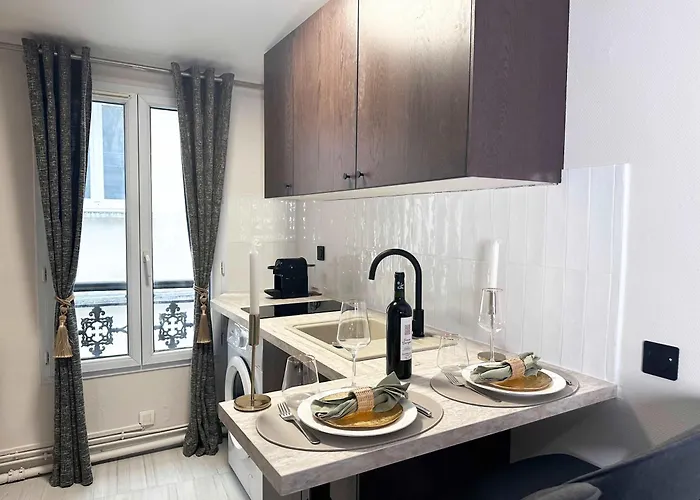 Cosy Hideaway Near Montparnasse Апартаменты